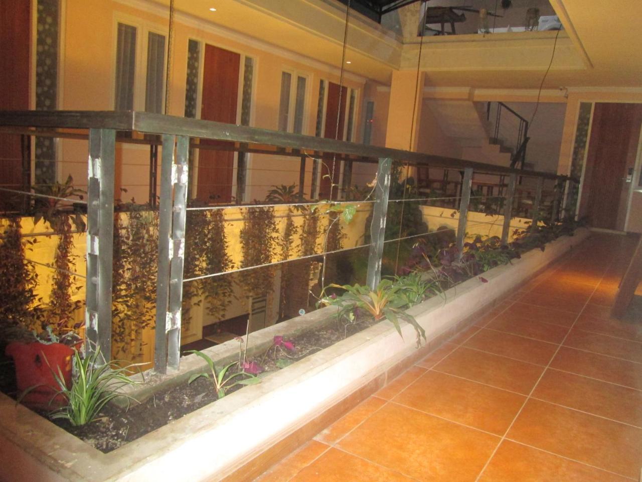 Hotel Front One Boutique Baluran Malang Extérieur photo