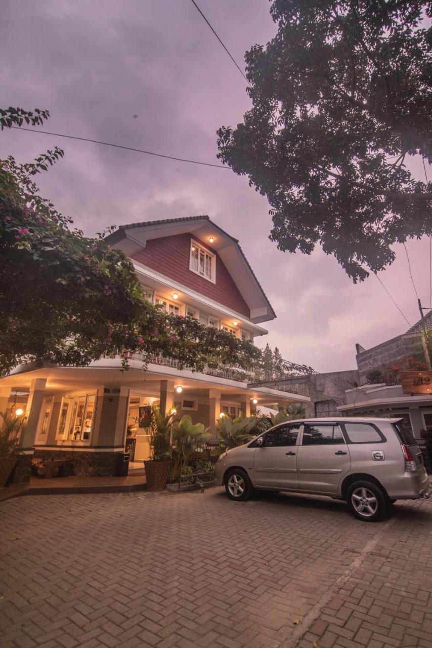 Hotel Front One Boutique Baluran Malang Extérieur photo